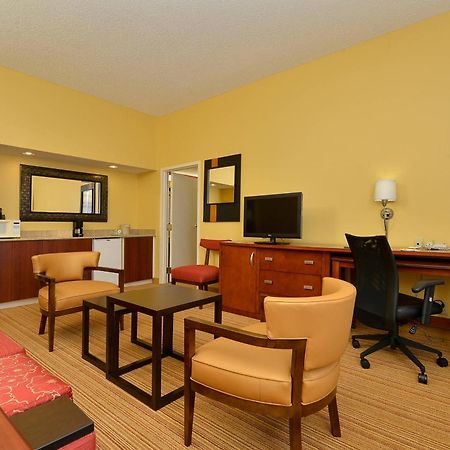 Courtyard By Marriott Bentonville Buitenkant foto